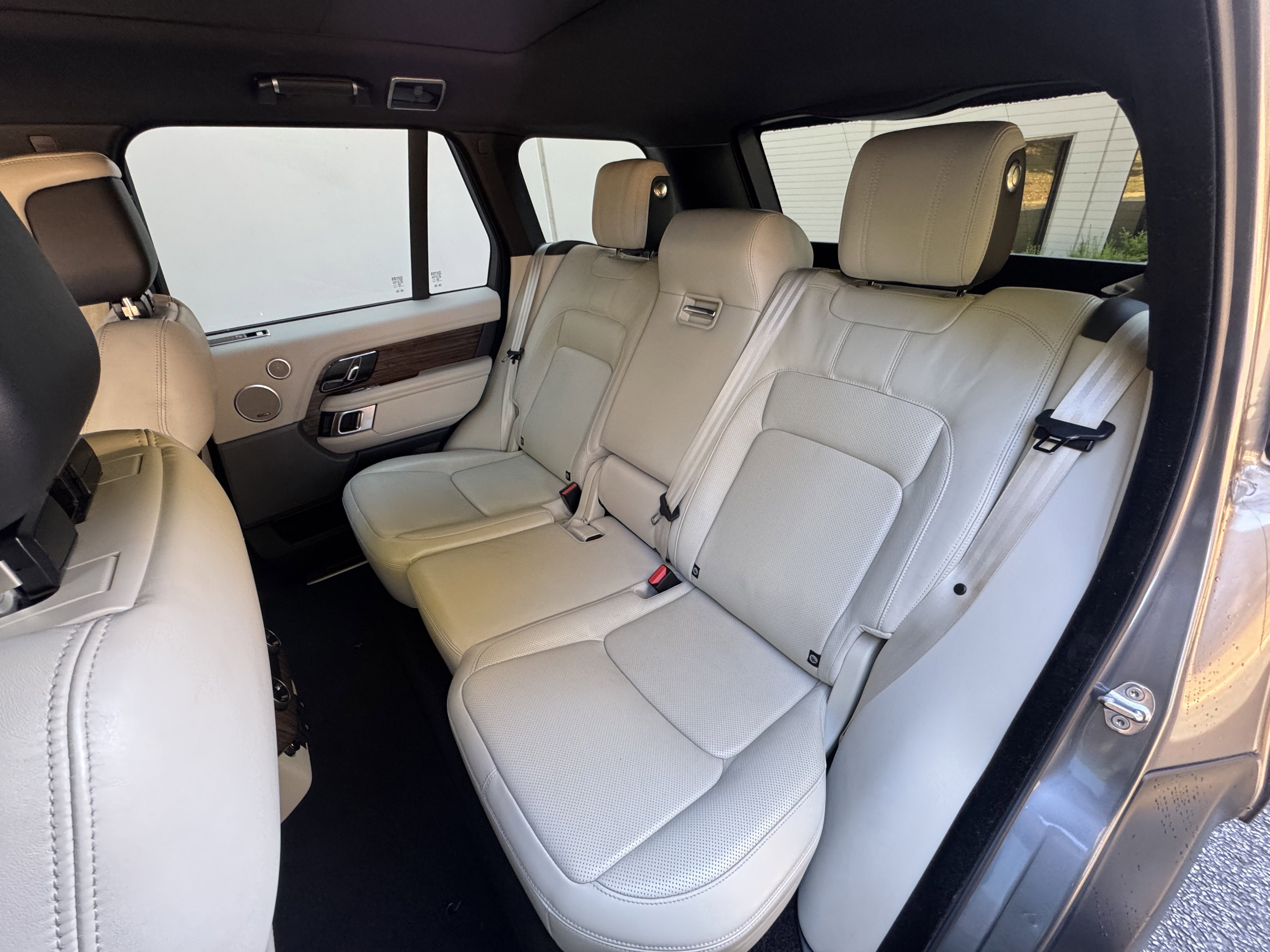 Used 2018 Land Rover Range Rover HSE image 38