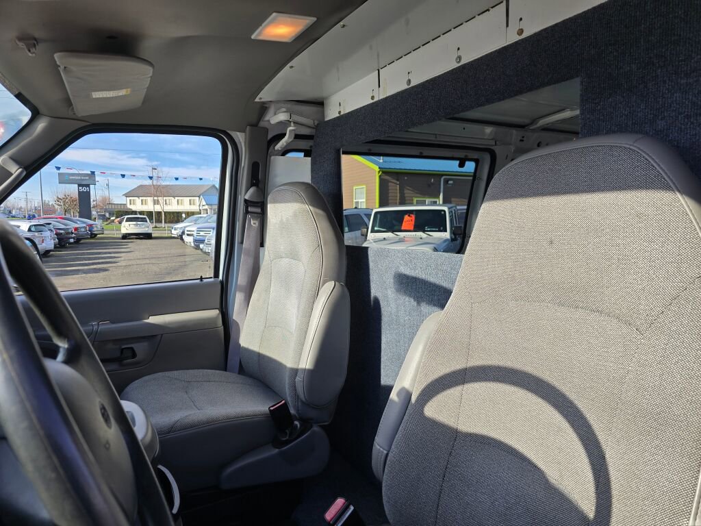 Used 2002 Ford E-250 and Econoline 250 E-250 image 30