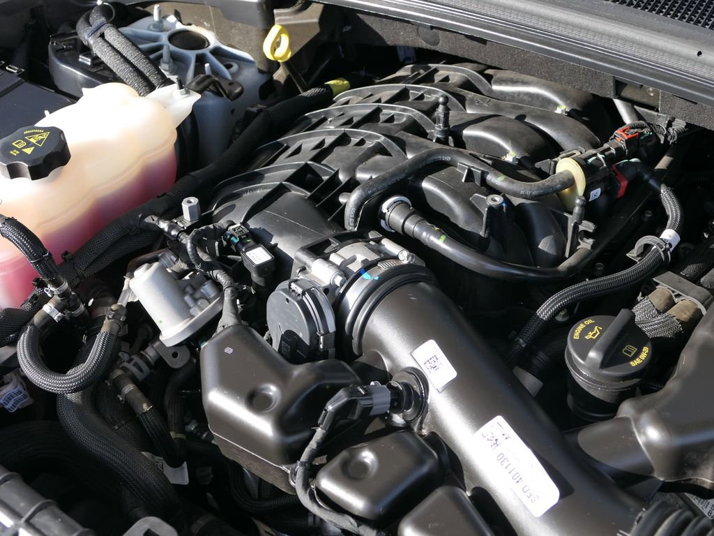 Used 2024 Jeep Grand Cherokee Laredo X image 27