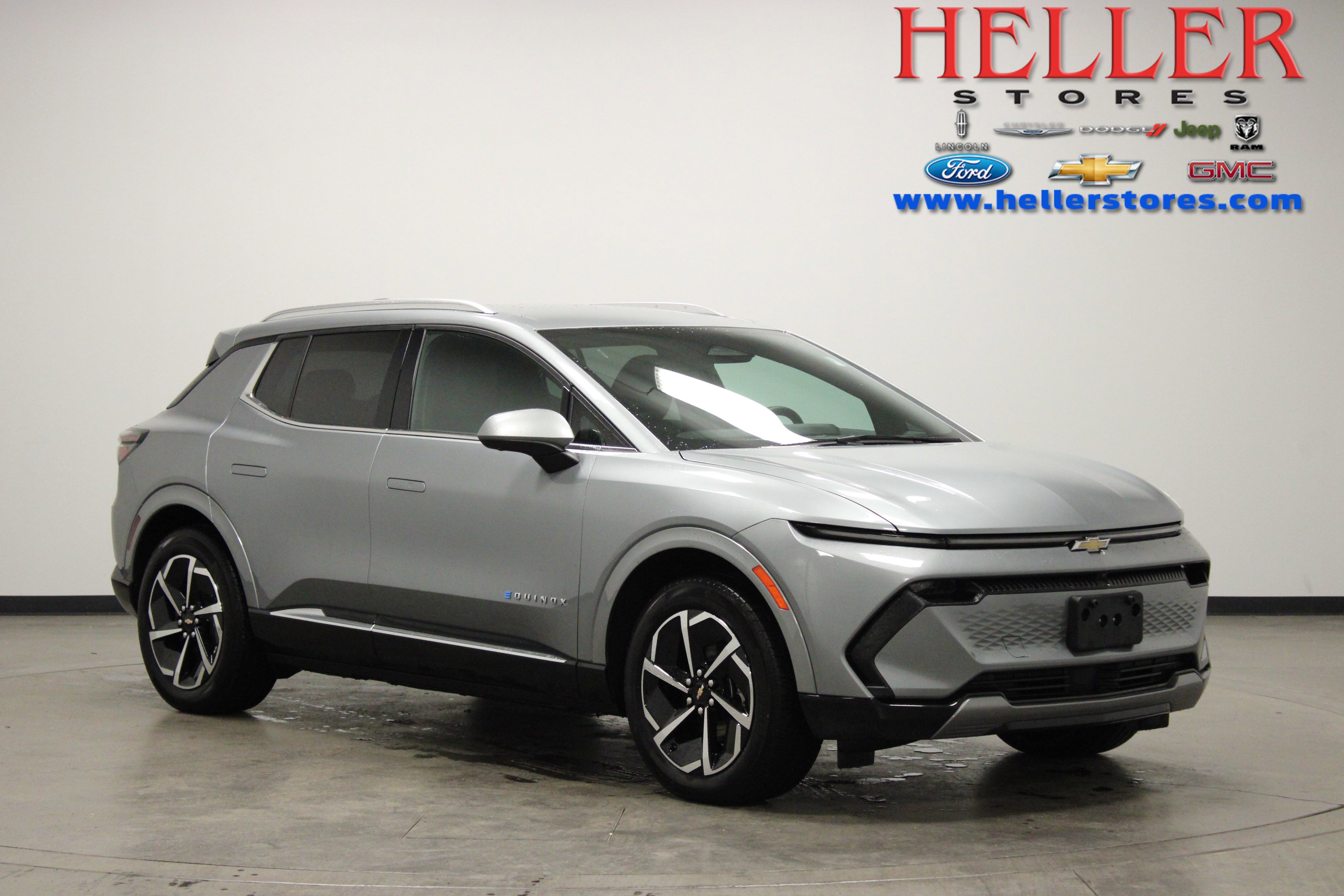 Used 2025 Chevrolet Equinox EV LT w/ Convenience Package image 1