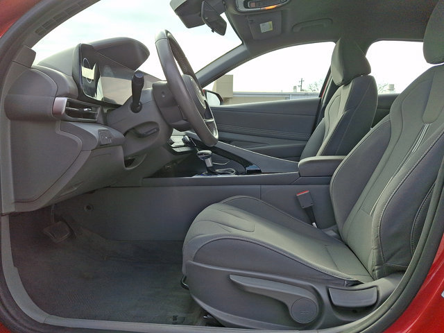 Used 2023 Hyundai Elantra SEL w/ Convenience Package image 13