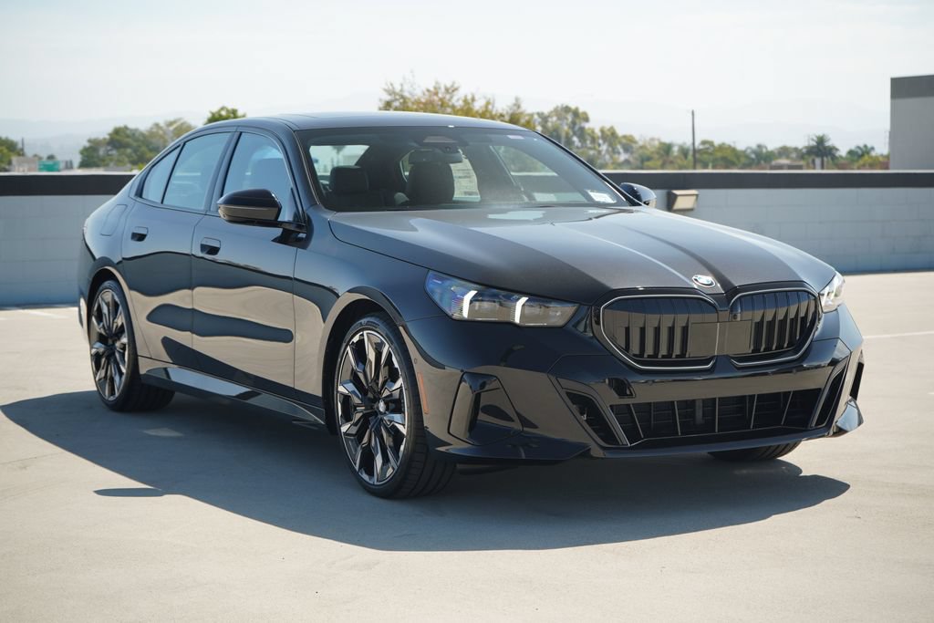 New 2027 BMW 540i xDrive w/ M Sport Package AWD/4WD image 3