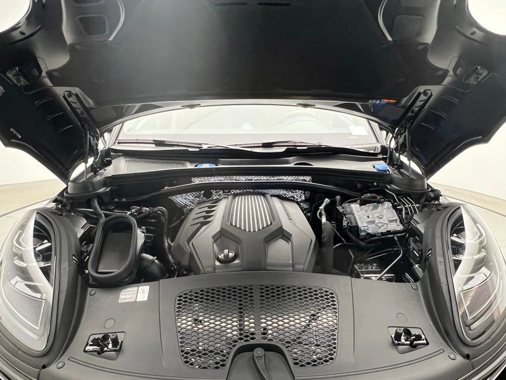 New 2026 Porsche Macan image 4