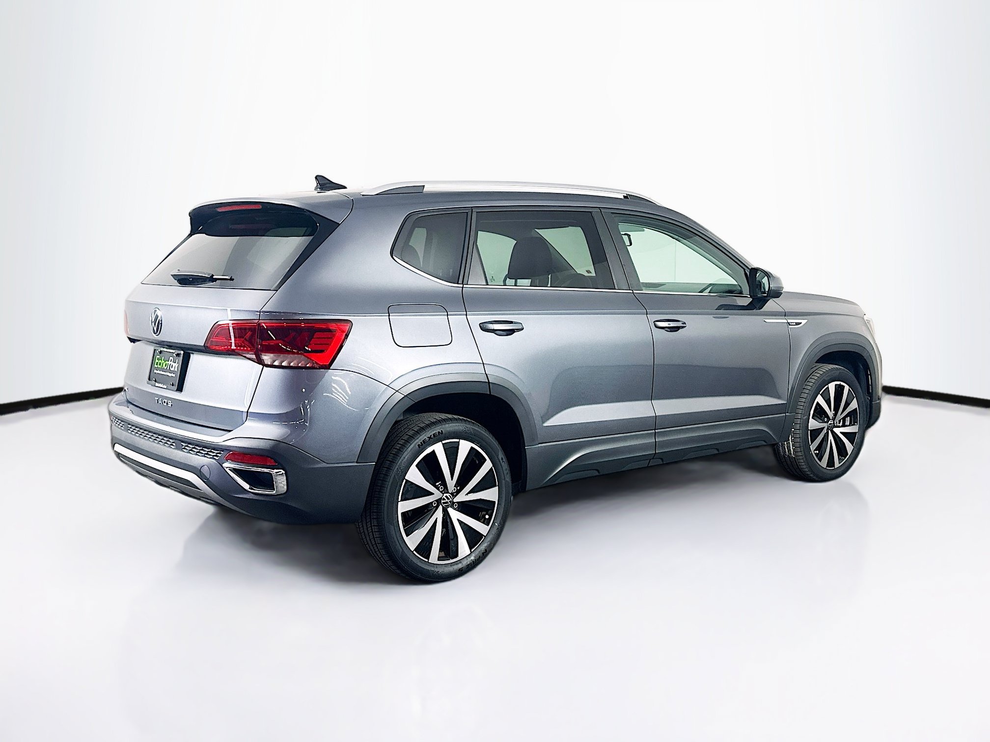 Used 2022 Volkswagen Taos SE FWD image 9