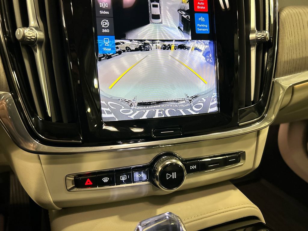 Certified 2024 Volvo S90 T8 Ultimate w/ Lounge Package image 15
