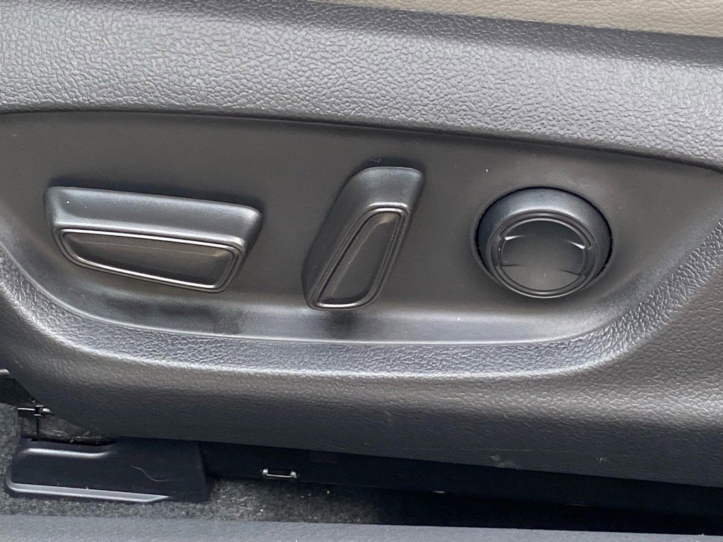 Used 2022 Toyota Camry SE image 13