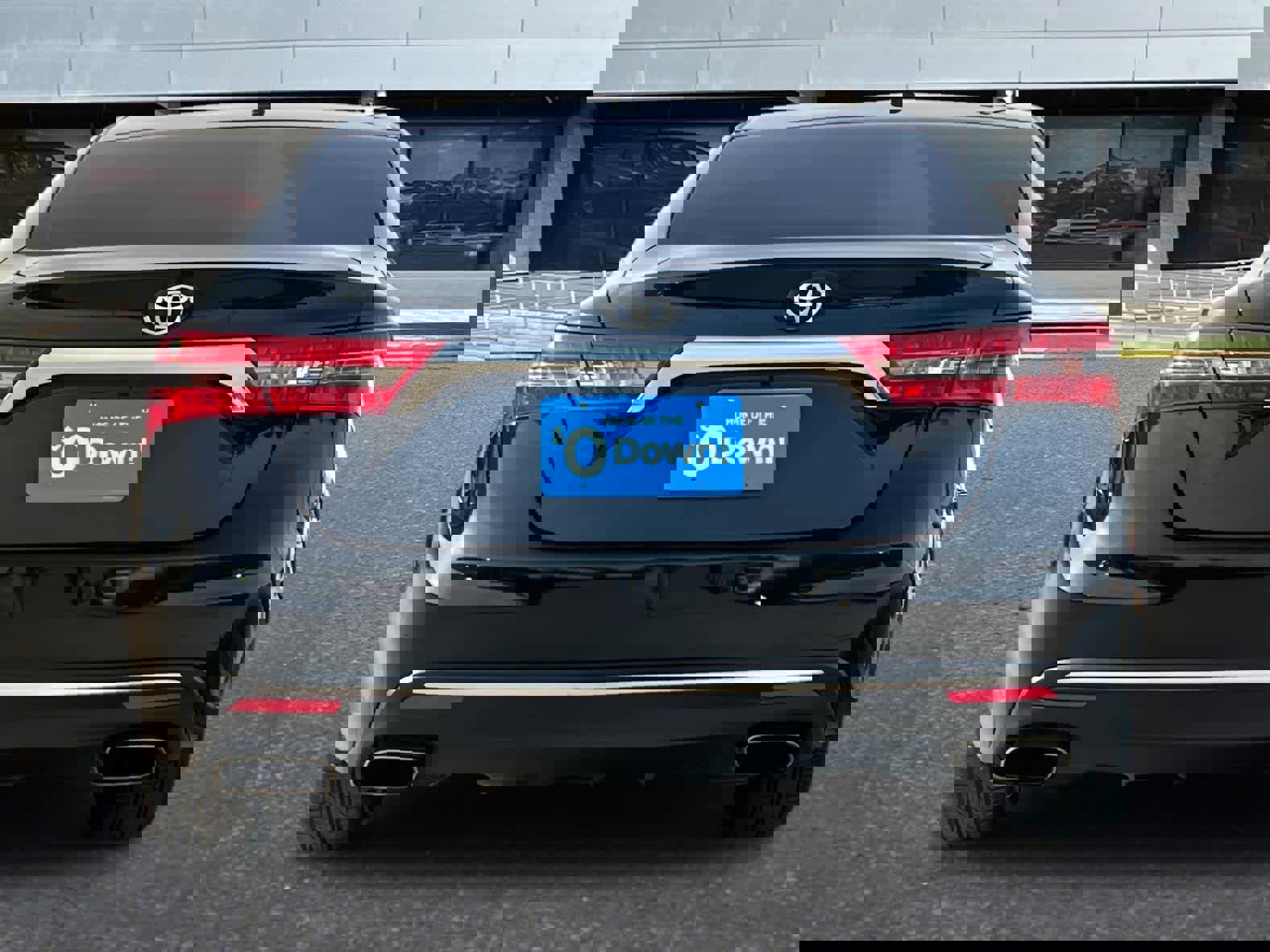 Used 2018 Toyota Avalon XLE image 7