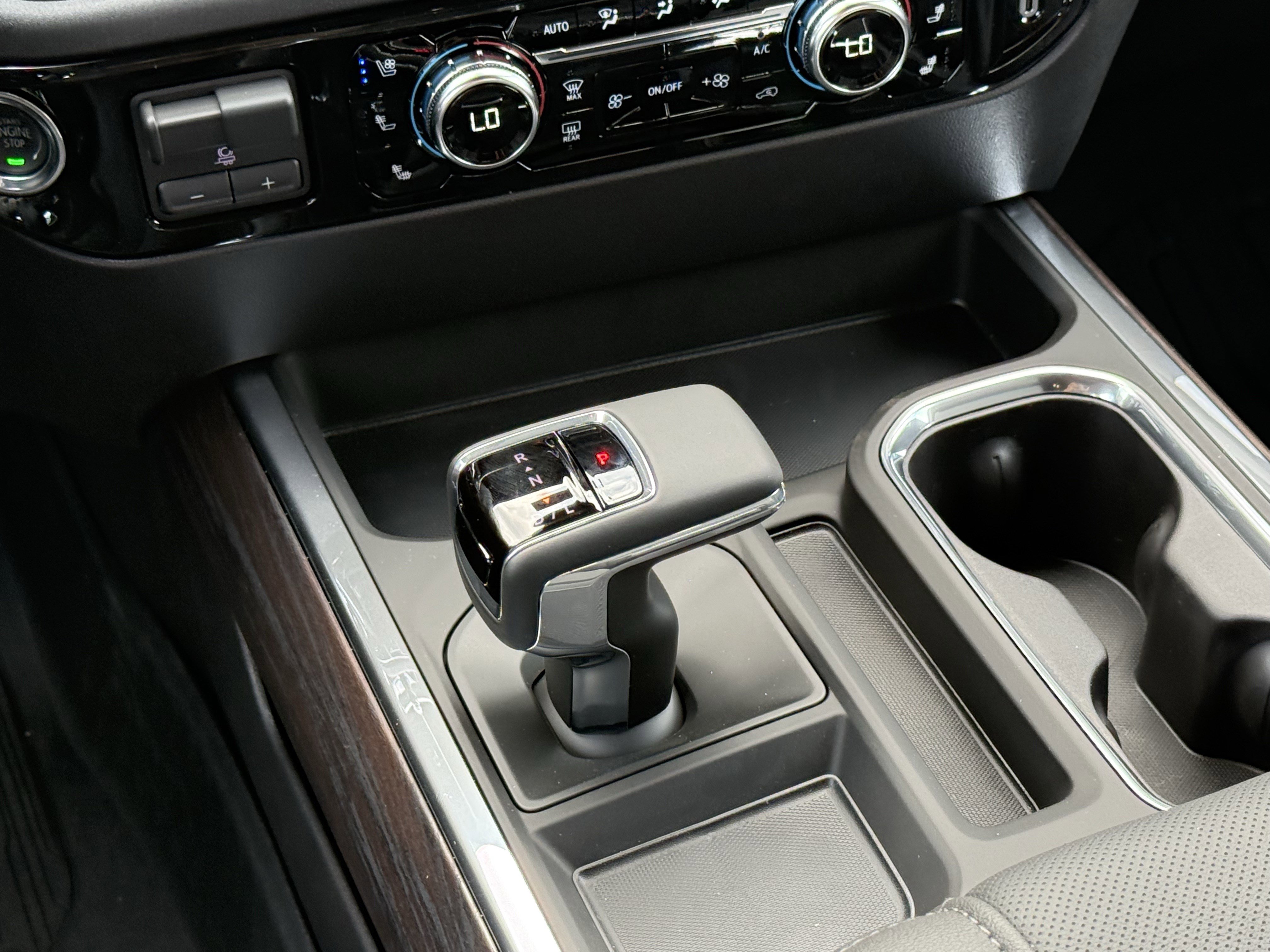 New 2026 GMC Sierra 1500 SLT image 15