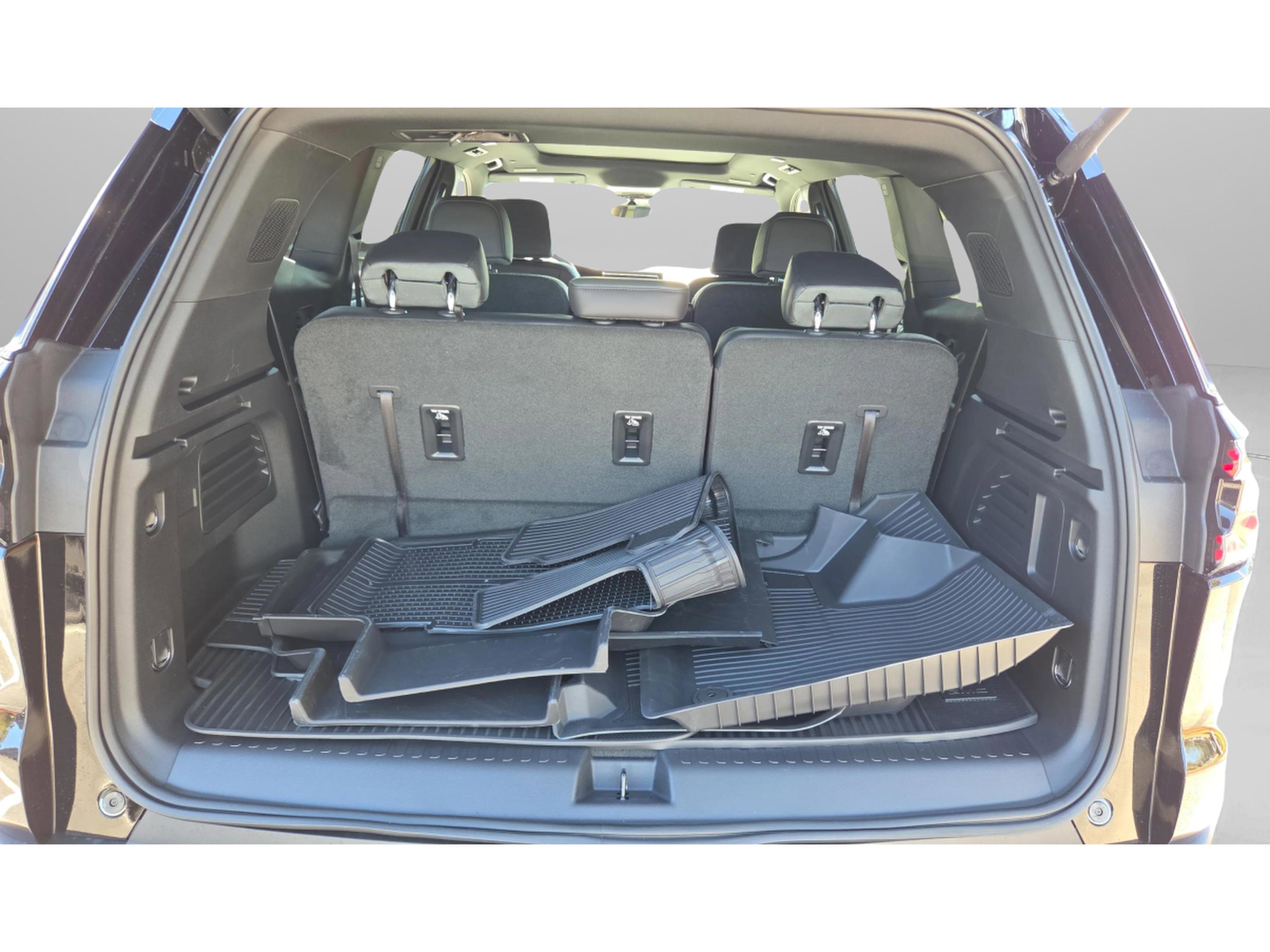 New 2026 GMC Acadia AT4 w/ Luxury Package AWD/4WD image 30
