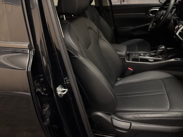Certified 2023 Kia Sorento S image 21