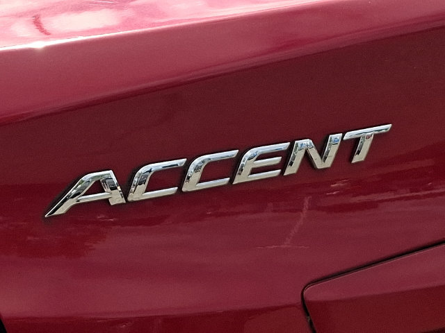 Used 2012 Hyundai Accent GLS FWD image 28