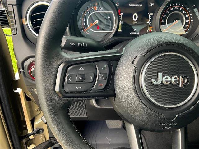 Used 2025 Jeep Gladiator Sport AWD/4WD image 19