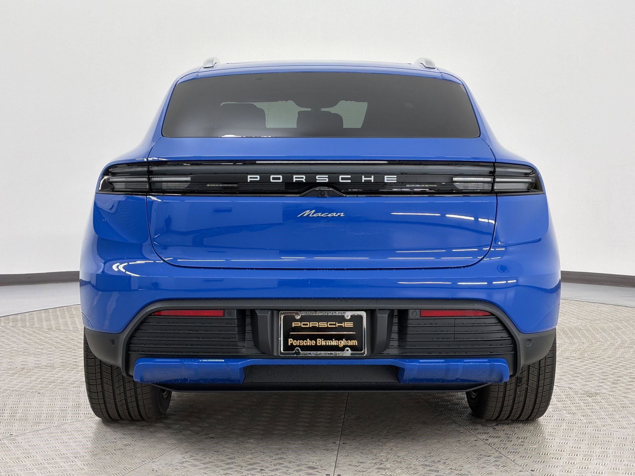 New 2026 Porsche Macan Electric RWD image 10
