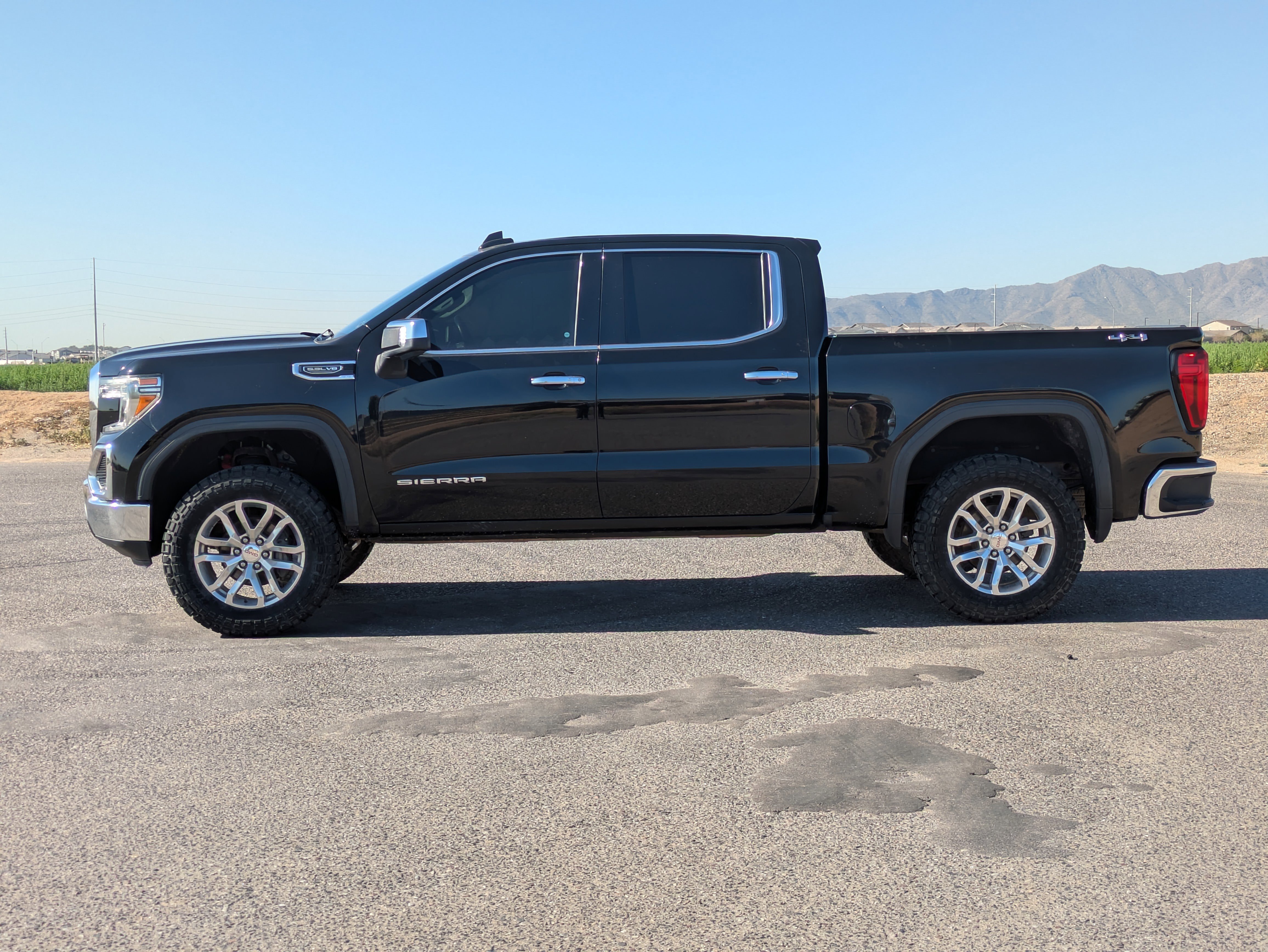 Used 2019 GMC Sierra 1500 SLT w/ SLT Premium Package image 6