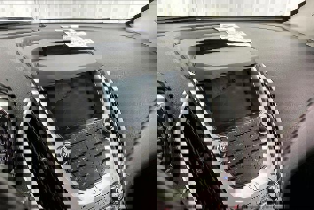 Used 2017 GMC Terrain SLE w/ Technology Package image 27