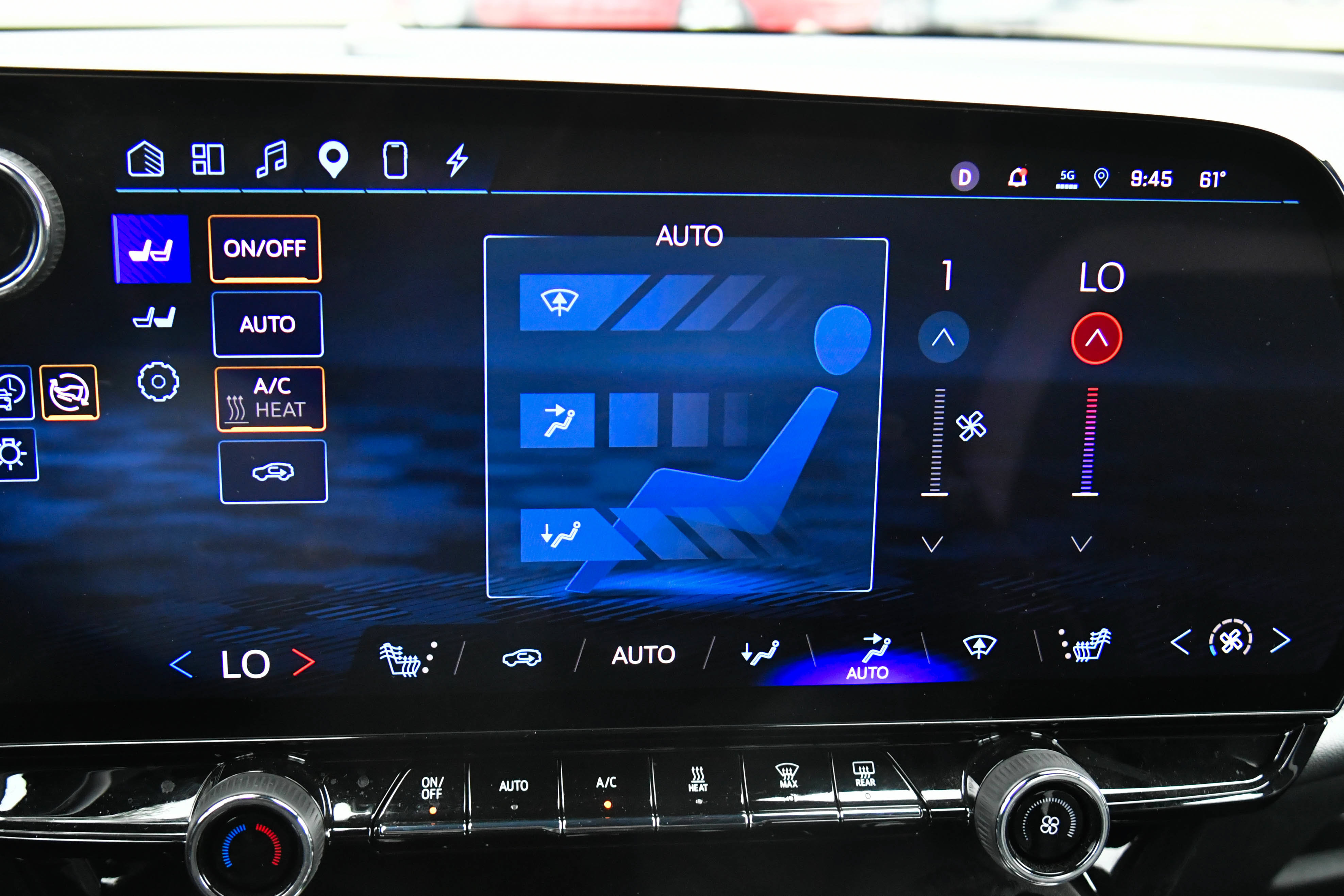 Used 2024 Chevrolet Blazer EV LT AWD/4WD image 32