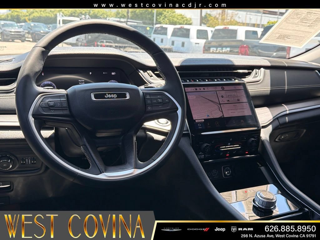 Used 2023 Jeep Grand Cherokee Limited RWD image 32