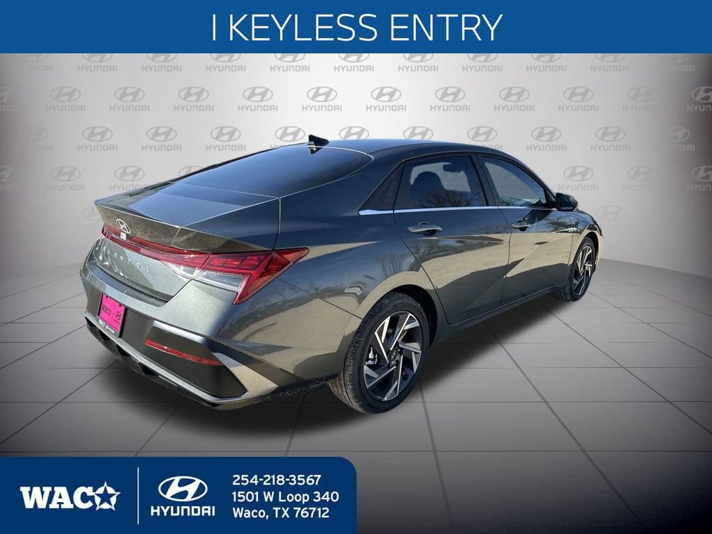 Used 2025 Hyundai Elantra SEL w/ Cargo Package image 13
