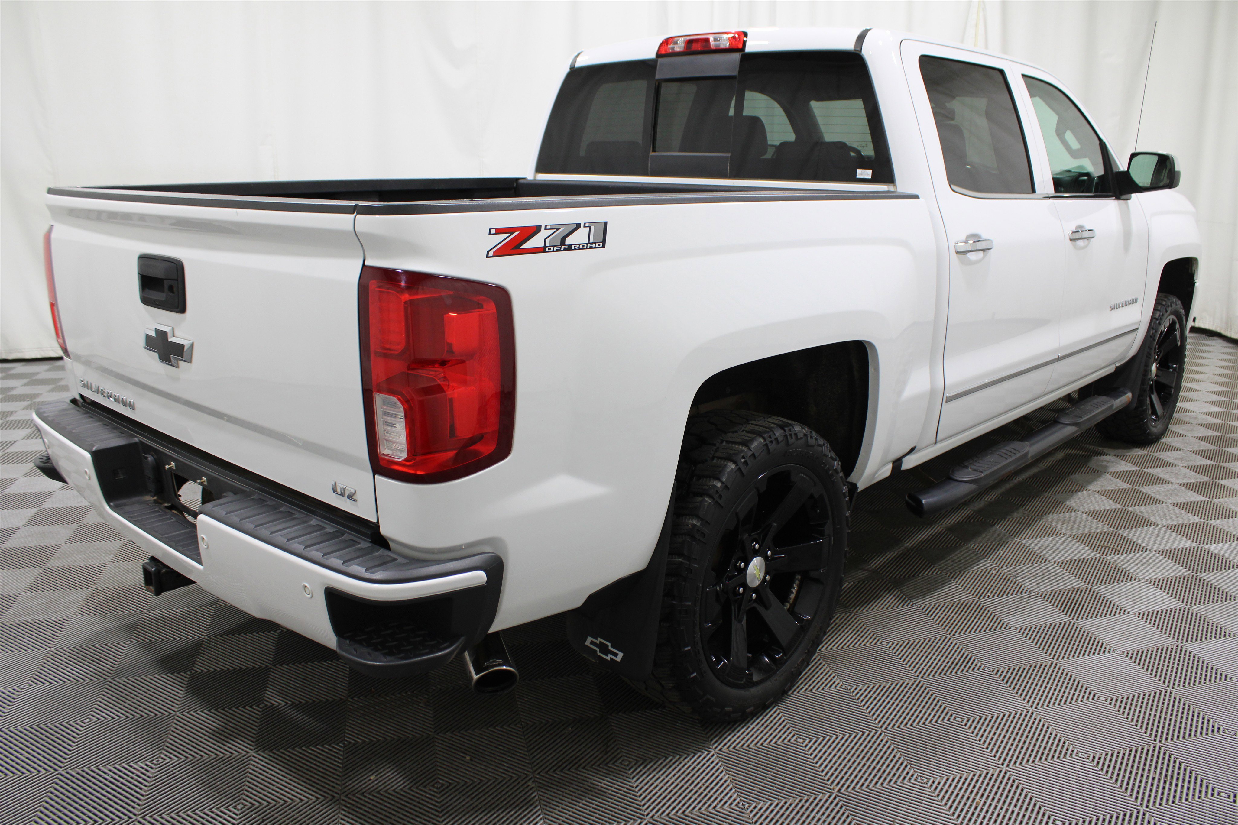 Used 2018 Chevrolet Silverado 1500 LTZ Z71 w/ LTZ Plus Package image 29