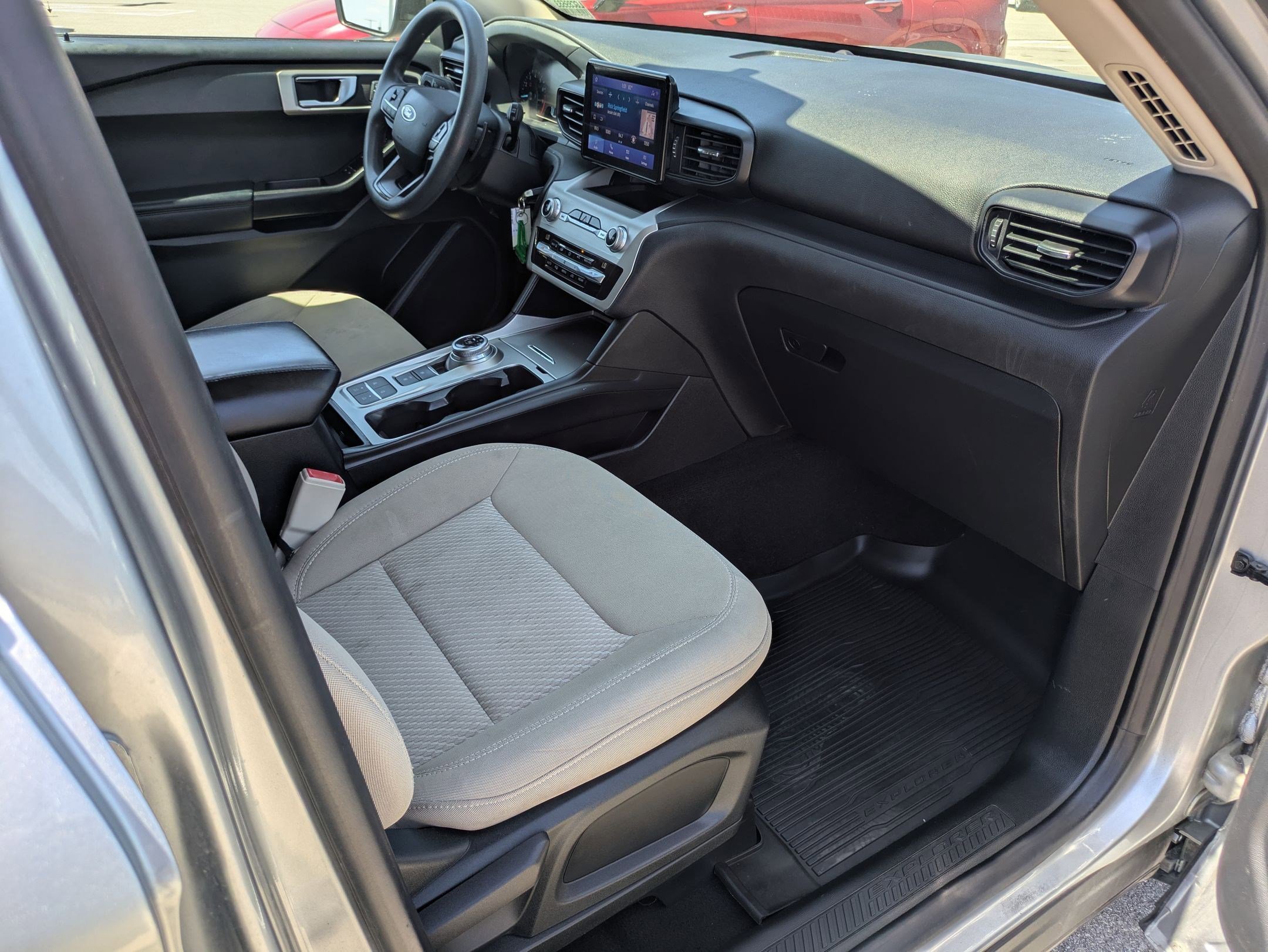 Used 2020 Ford Explorer 2WD image 25