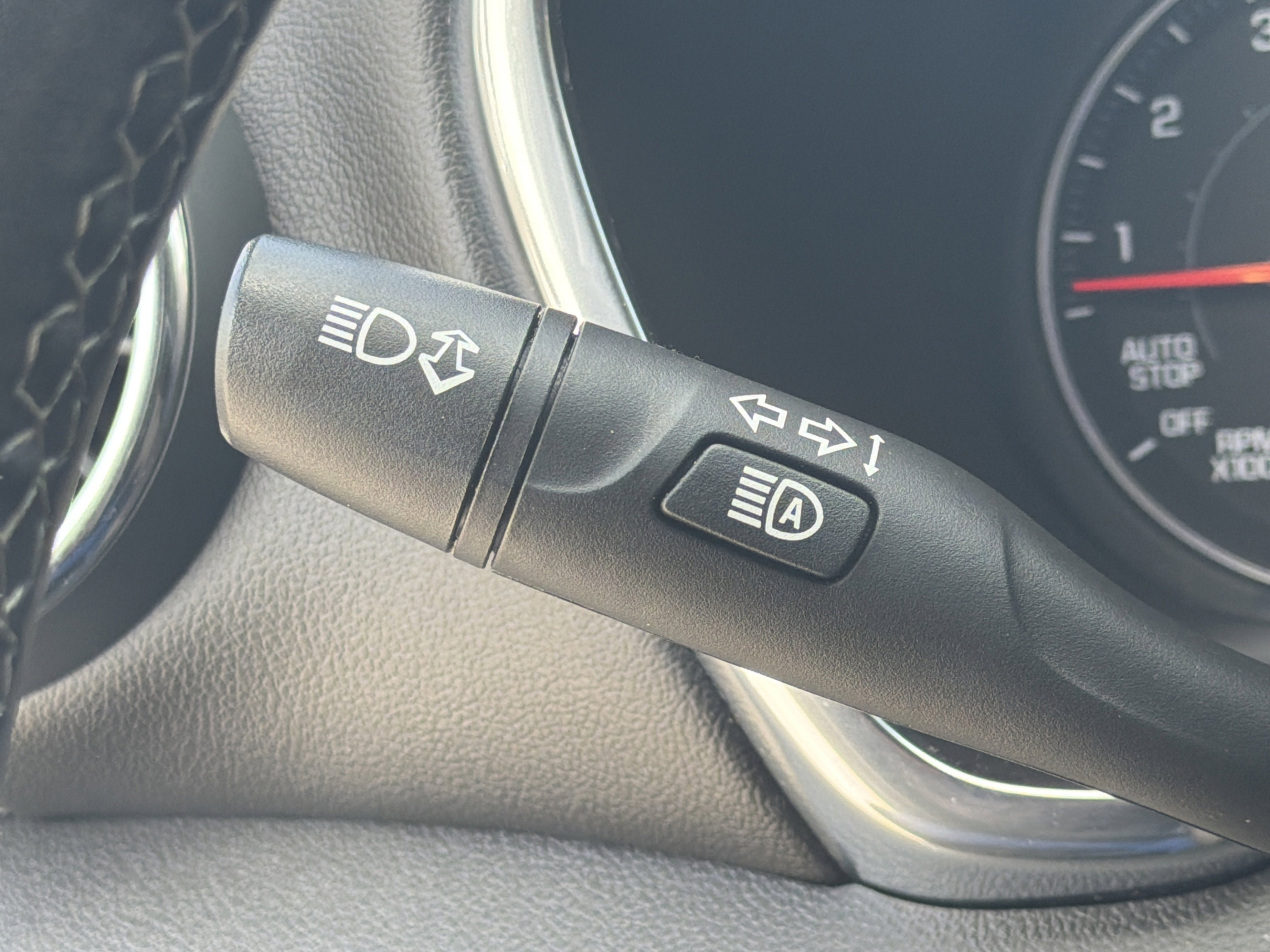 Used 2023 Chevrolet Blazer LT FWD image 29