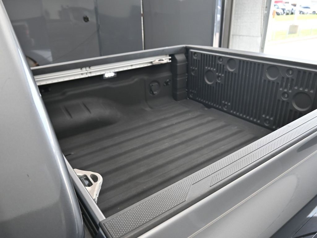 Used 2022 Nissan Frontier SV image 19