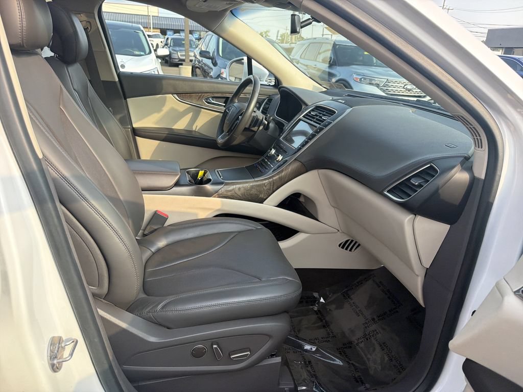 Used 2019 Lincoln Nautilus Reserve AWD/4WD image 16