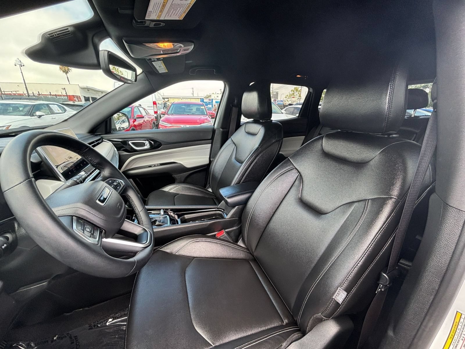 Used 2025 Jeep Compass Limited AWD/4WD image 28