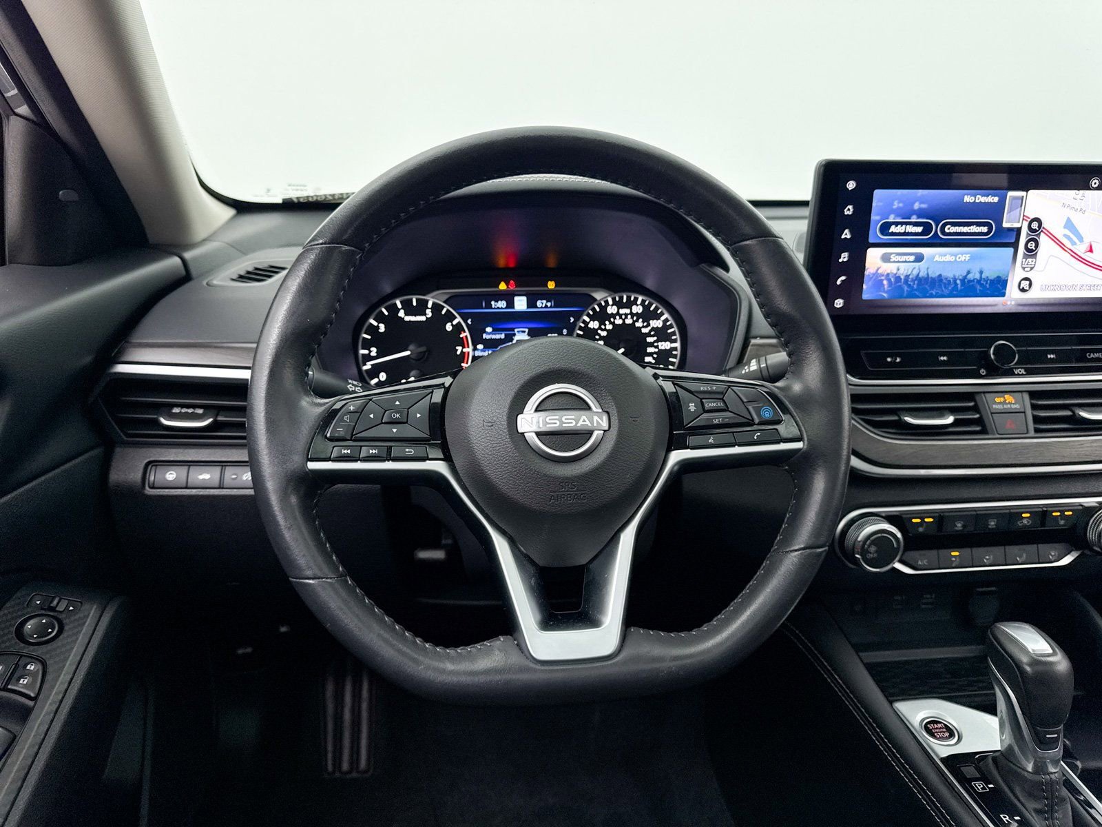 Used 2024 Nissan Altima 2.5 SV w/ SV Premium Package image 4