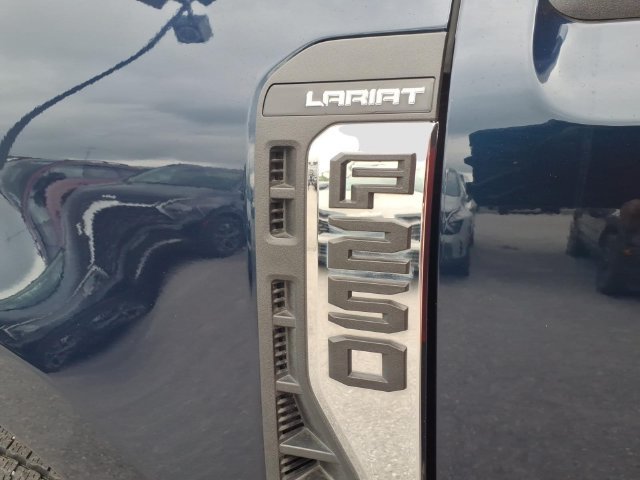Used 2024 Ford F250 Lariat w/ Lariat Ultimate Package AWD/4WD image 7