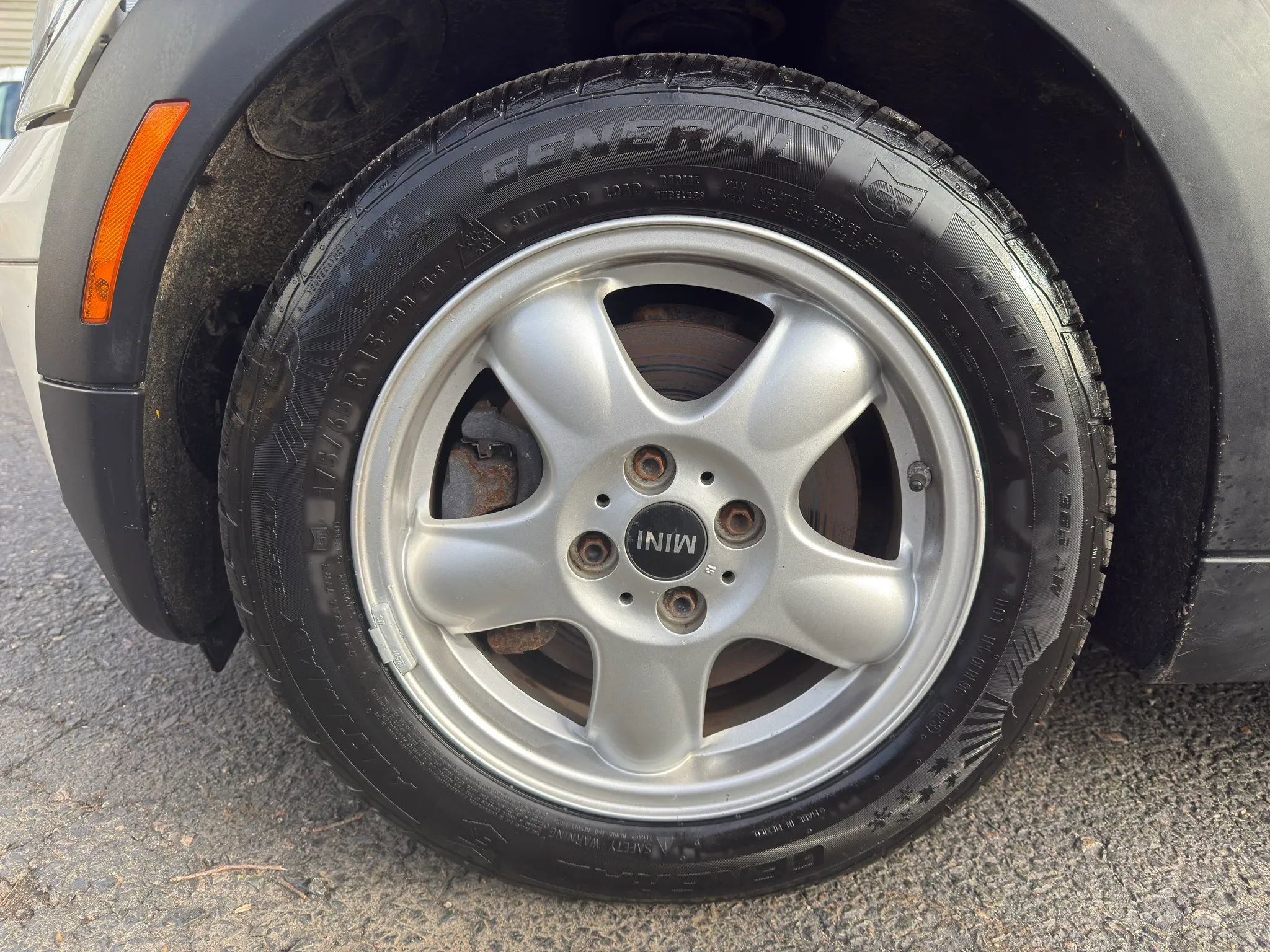 Used 2010 MINI Cooper Hardtop image 12