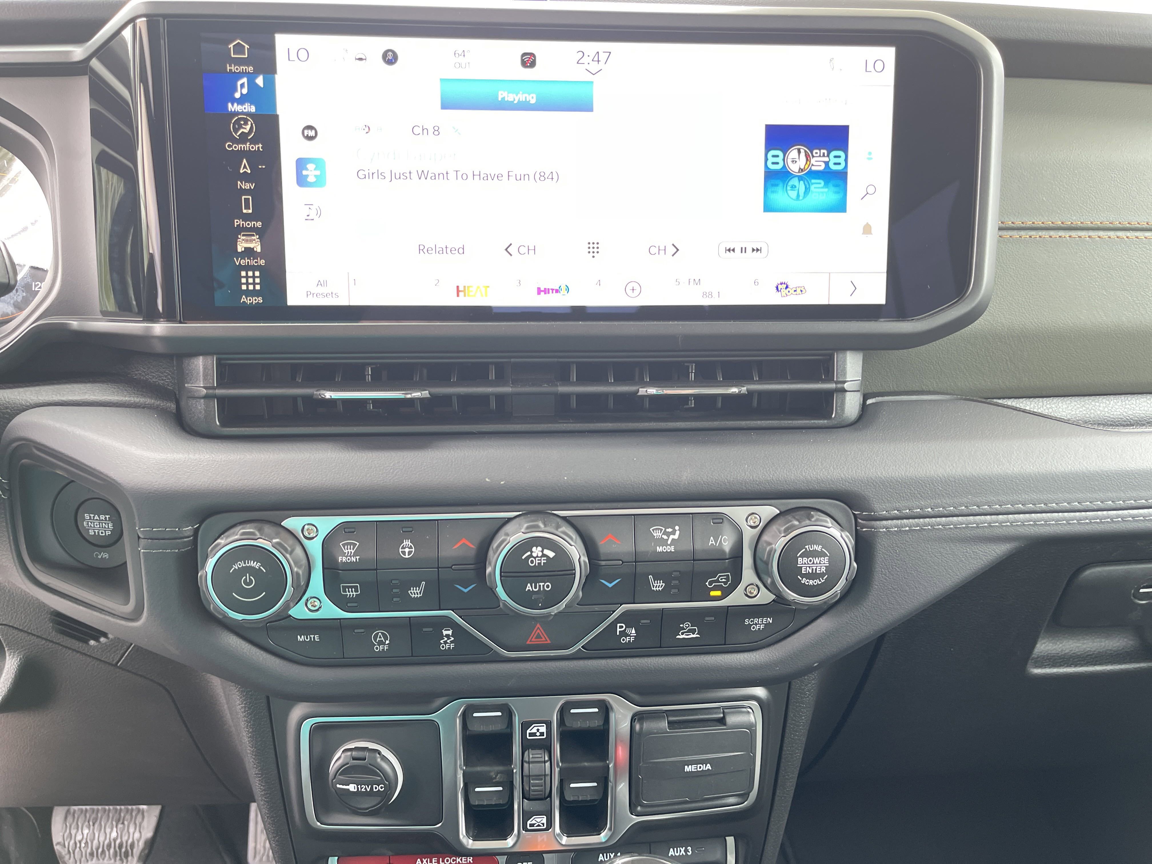 New 2025 Jeep Gladiator Mojave image 25