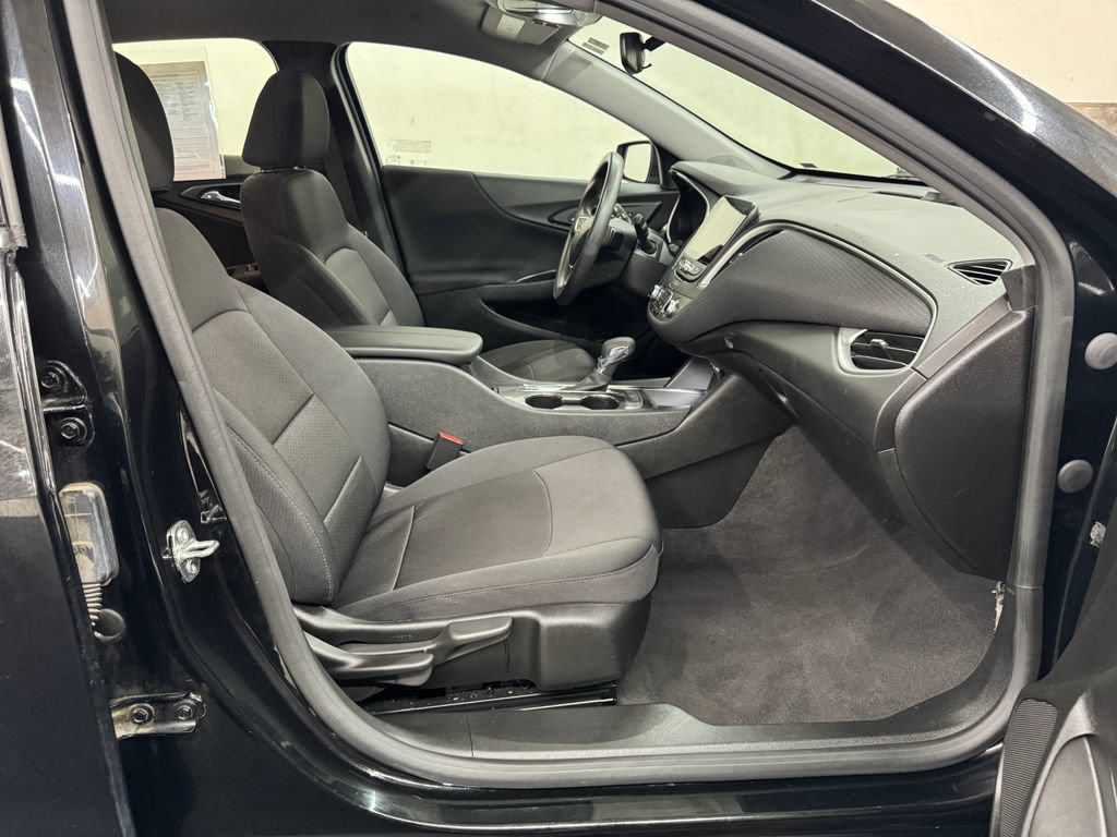 Used 2023 Chevrolet Malibu LT FWD image 28