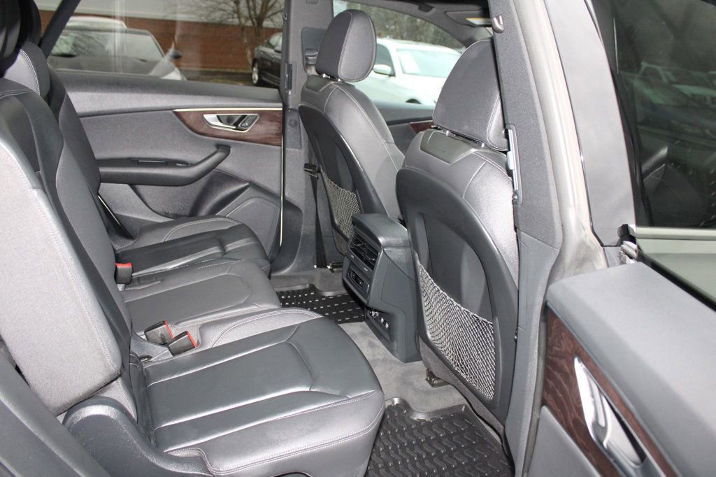 Used 2019 Audi Q8 Premium image 25