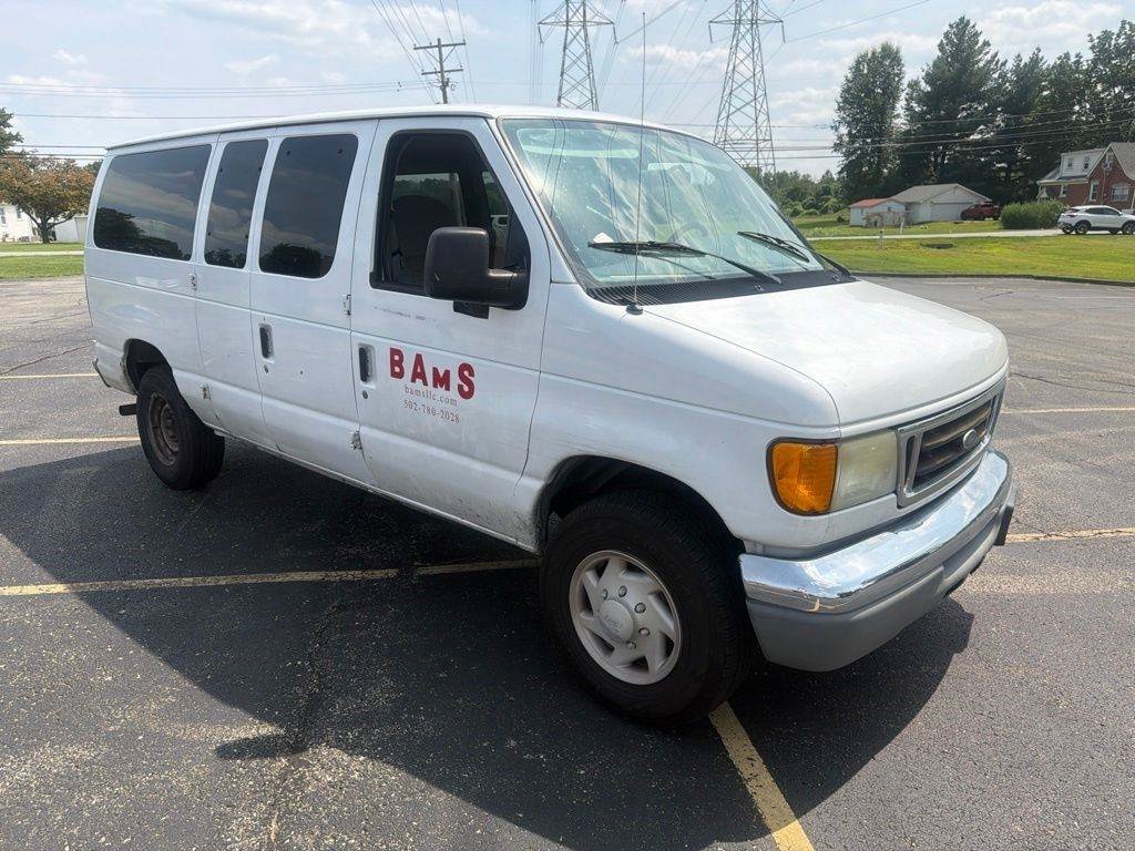 Used 2005 Ford E-350 and Econoline 350 XLT RWD image 7