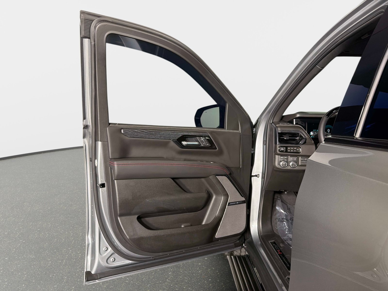 Used 2026 GMC Yukon AT4 Ultimate AWD/4WD image 40