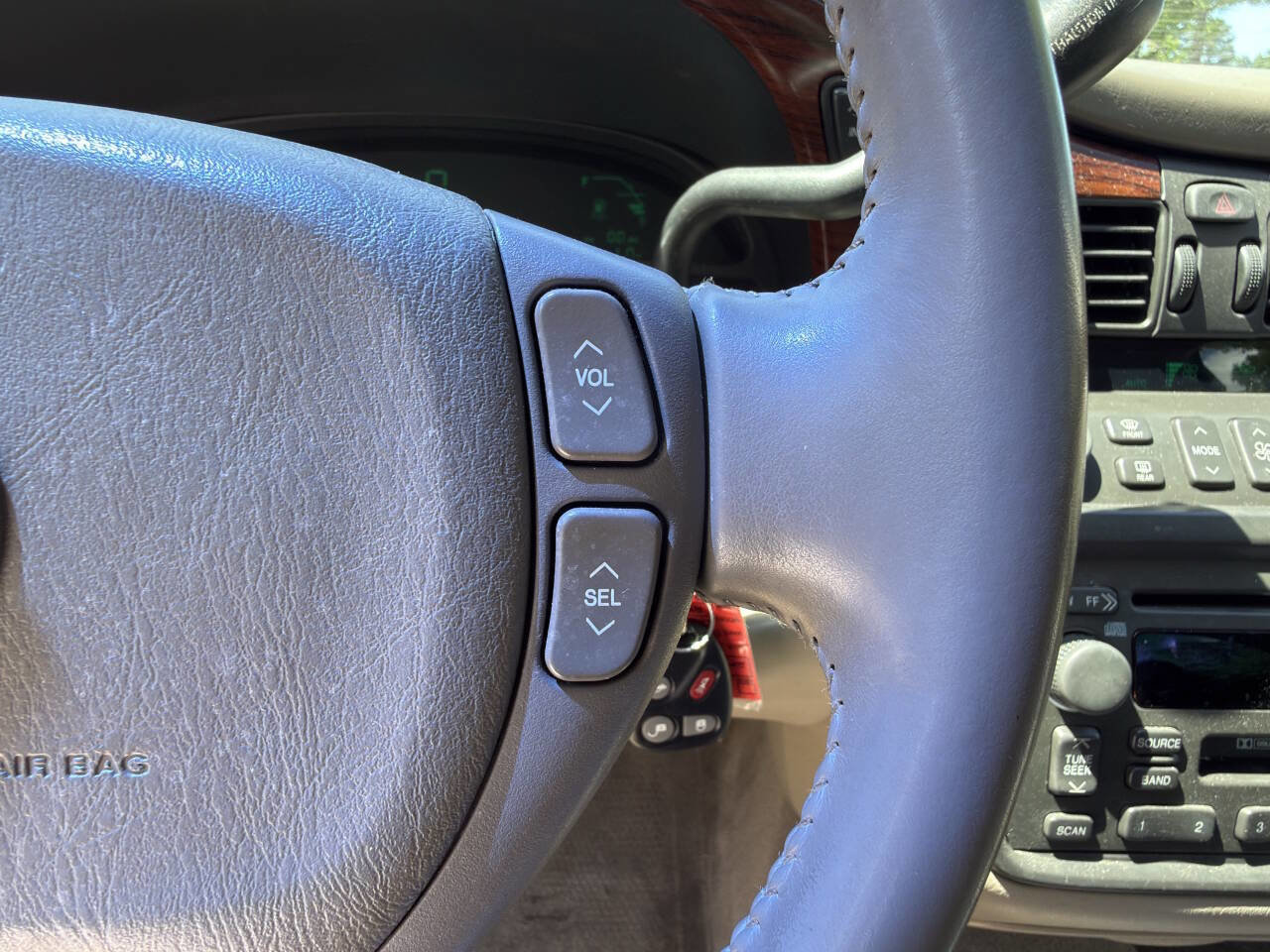 Used 2003 Cadillac De Ville w/ Comfort & Convenience Package FWD image 53
