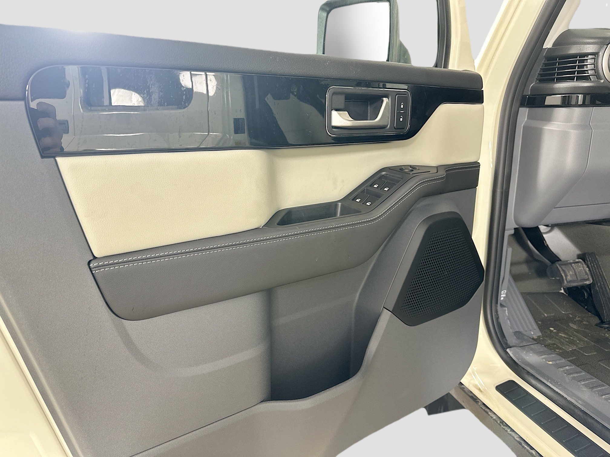 New 2025 INEOS Grenadier Station Wagon AWD/4WD image 17