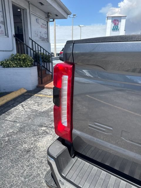 Used 2025 Ford F350 Lariat AWD/4WD image 8