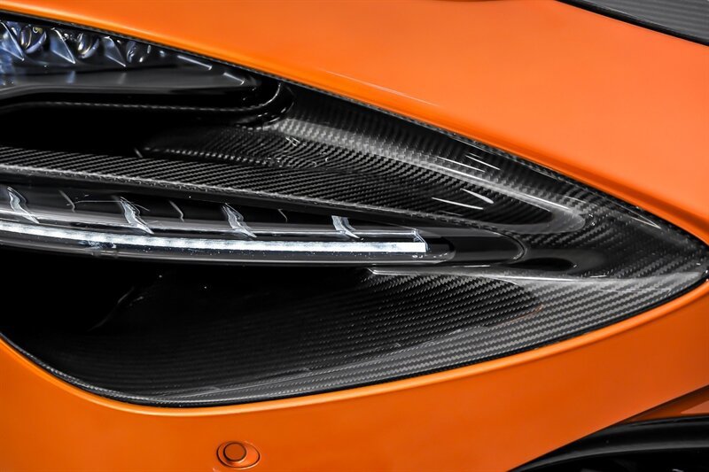 Used 2018 McLaren 720S Performance RWD image 7