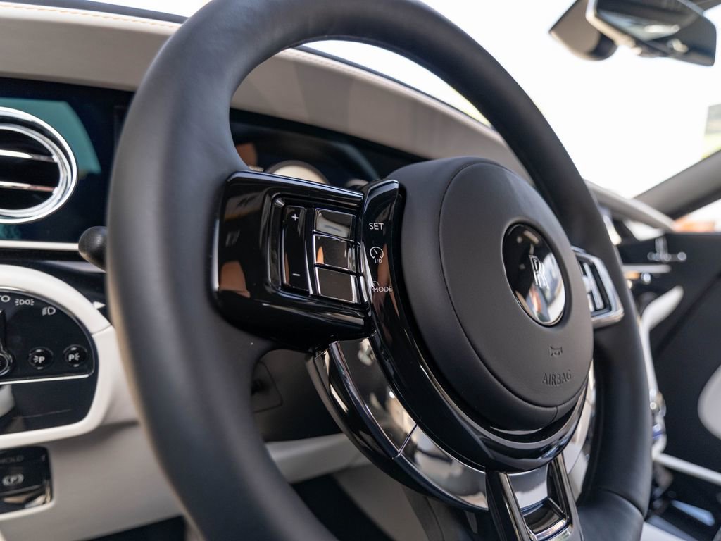Used 2025 Rolls-Royce Spectre w/ Spectre Launch Package AWD/4WD image 17