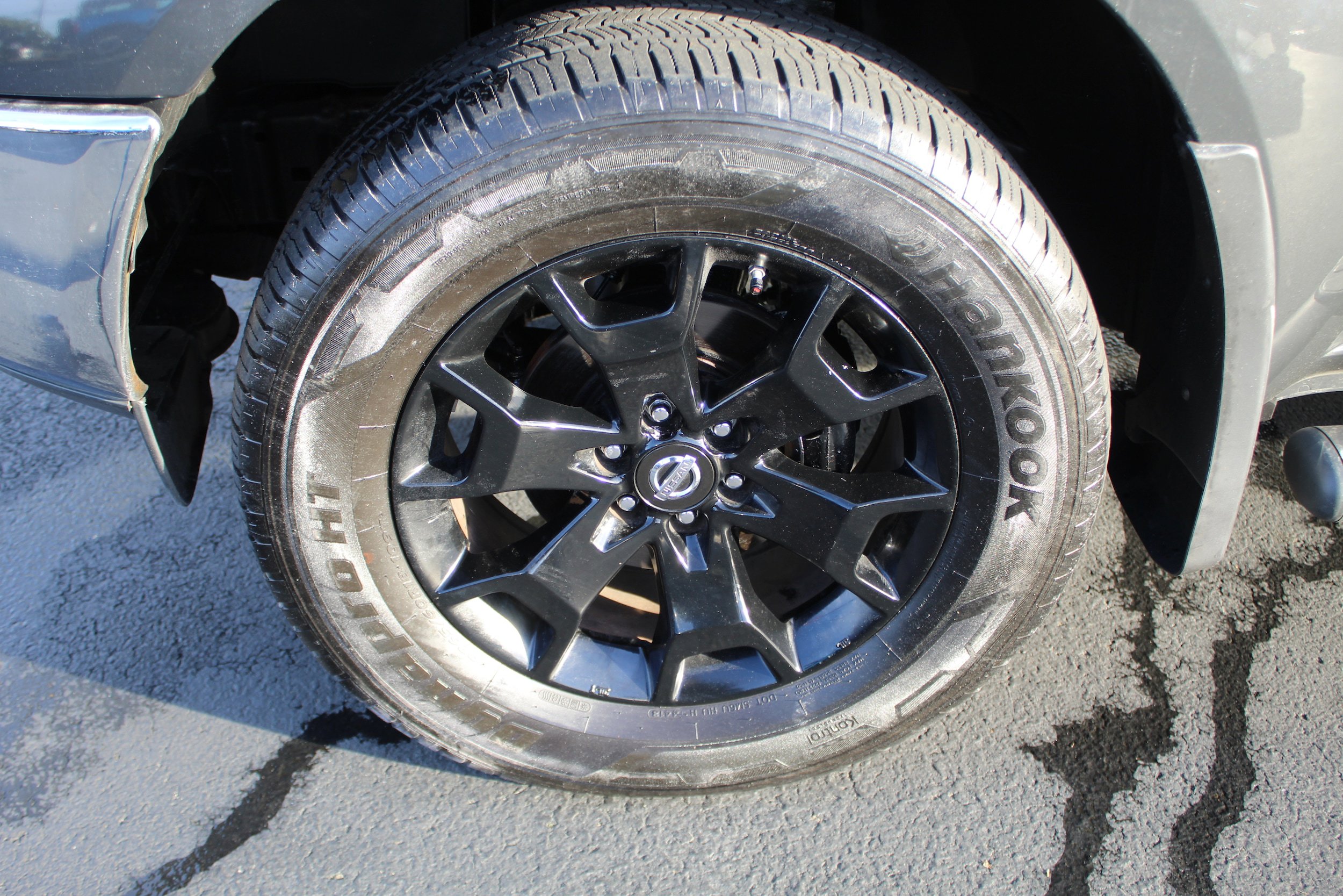 Used 2012 Nissan Frontier 4x4 Crew Cab Long Bed image 12