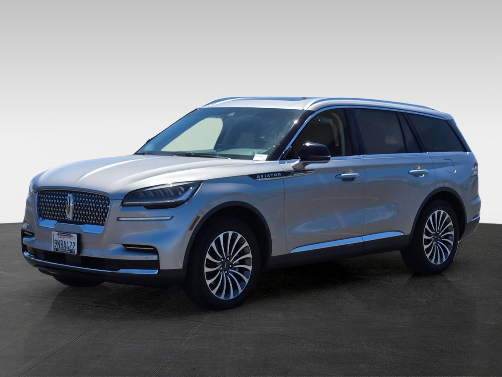 Used 2024 Lincoln Aviator 2WD w/ Premium Package image 7