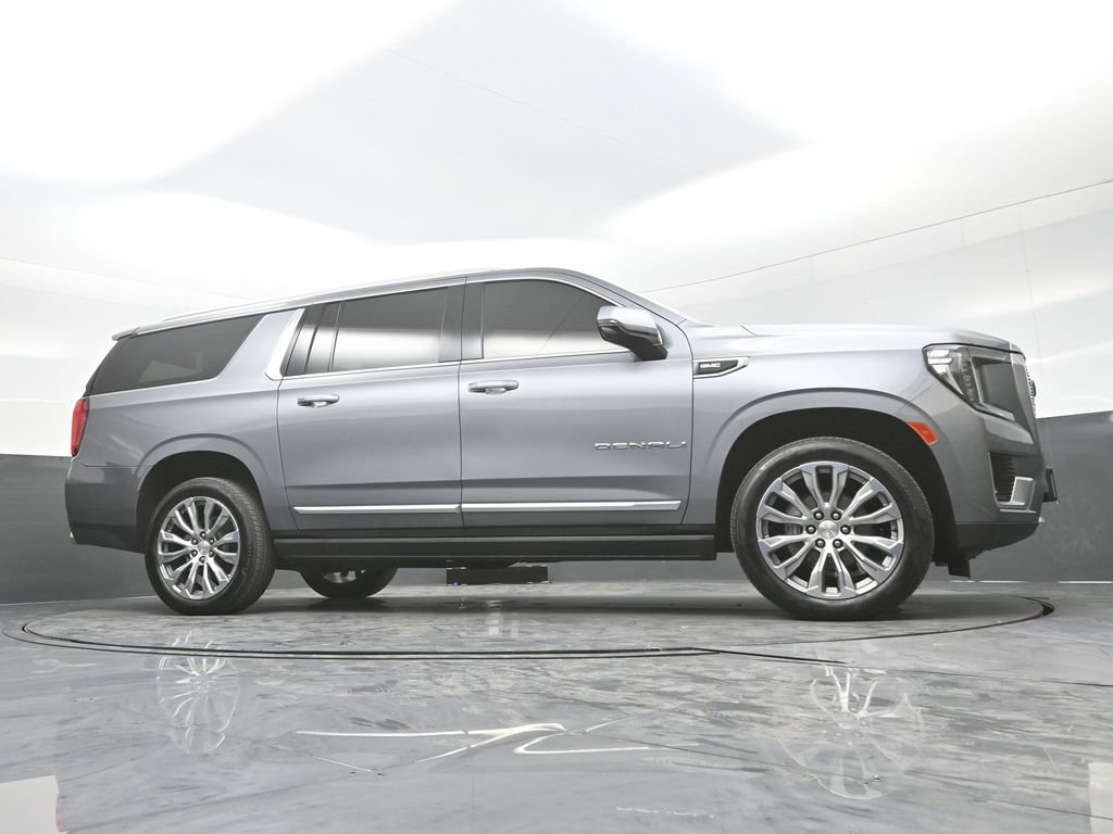 Used 2021 GMC Yukon XL Denali w/ Denali Ultimate Package AWD/4WD image 30