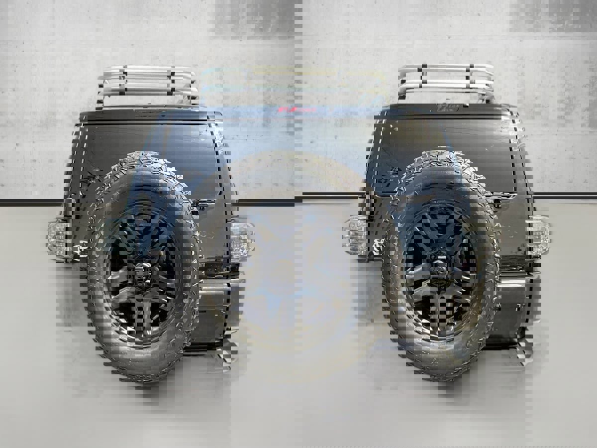 Used 2013 Toyota FJ Cruiser 4WD image 6