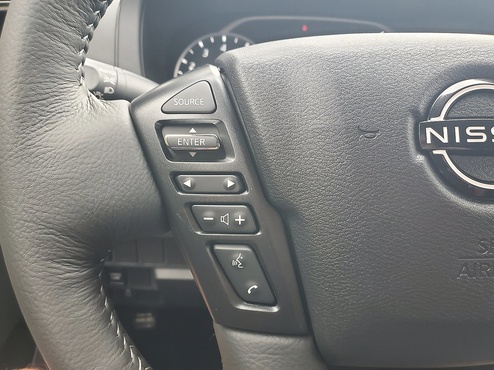 New 2026 Nissan Frontier SV w/ All-Weather Content Package AWD/4WD image 12