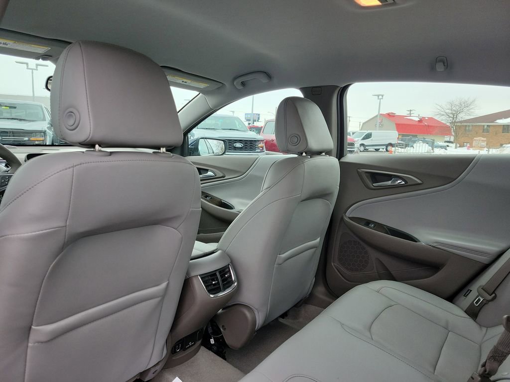 Used 2017 Chevrolet Malibu Premier w/ Driver Confidence Package image 15