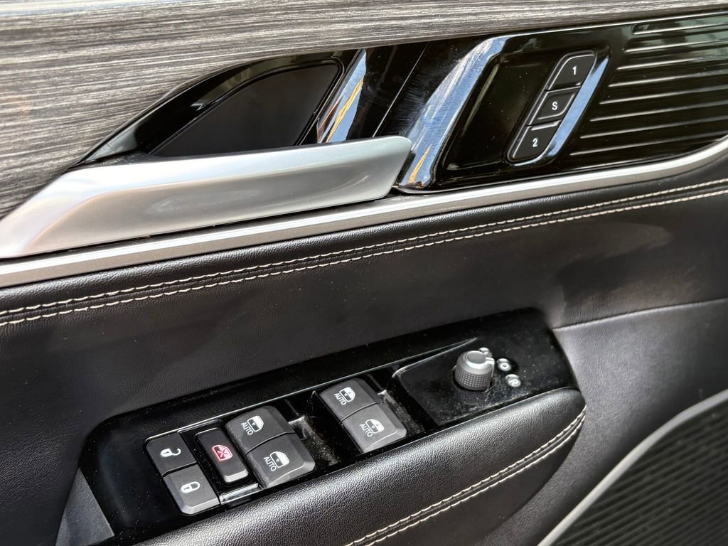 Used 2024 Jeep Wagoneer Series II image 16