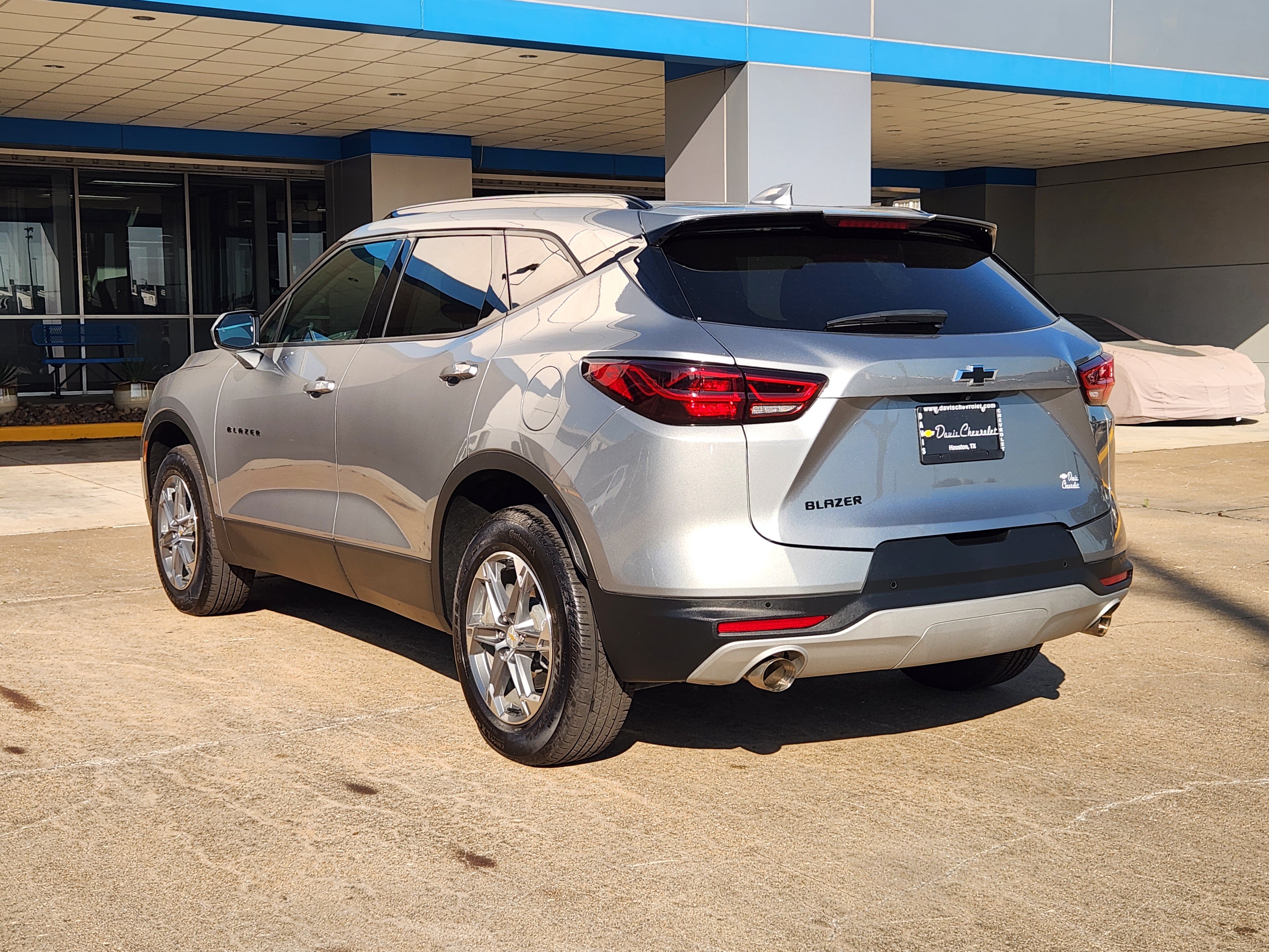Used 2024 Chevrolet Blazer LT w/ Convenience Package FWD image 8
