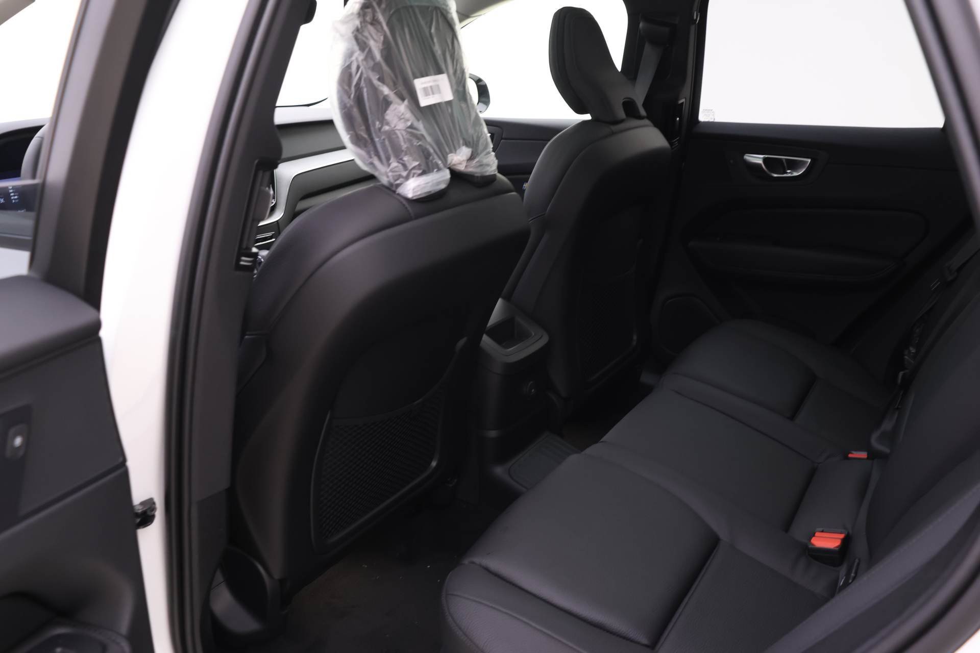 New 2025 Volvo XC60 T8 Plus w/ Protection Package Premier image 11